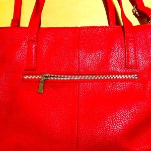 RED LEATHER SHOULDER BAG